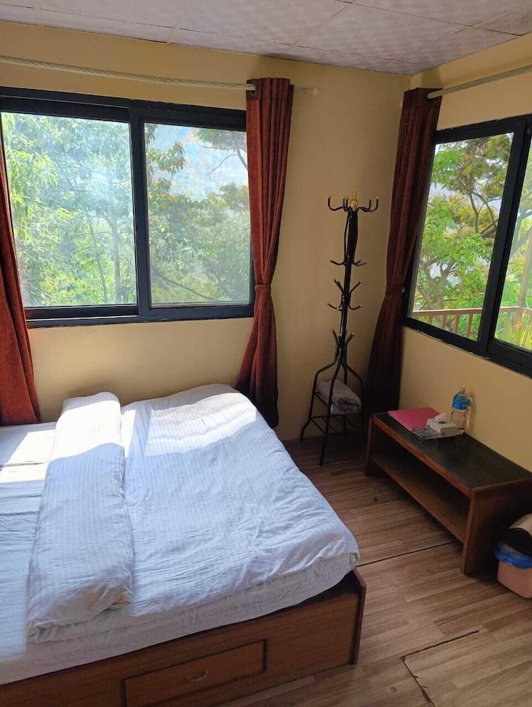 Basic Double Room, Balcony, Mountain View