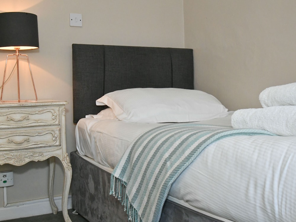 Single Room, Ensuite photo 2