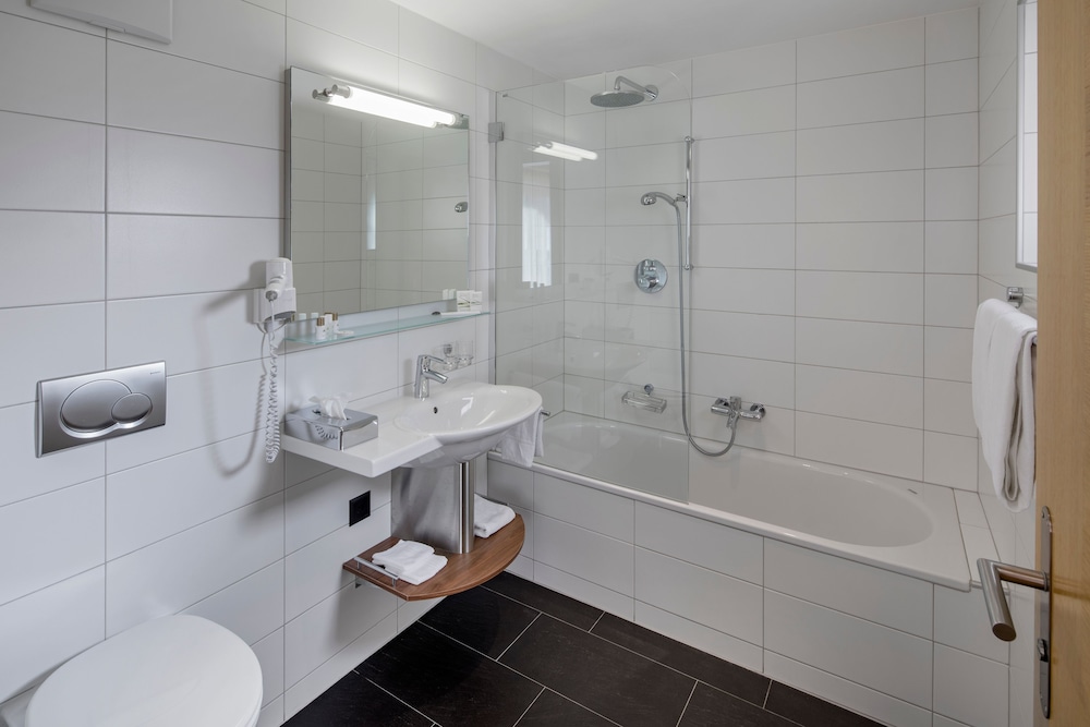 Superior Double Room, 2 Twin Beds - Photo 4