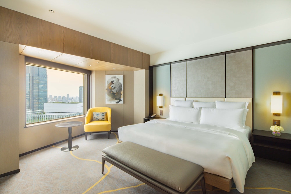 Suite, 1 King Bed, Club Lounge Access (Kaze)