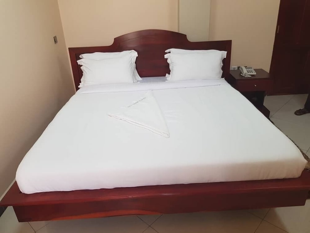 Deluxe Room, 1 King Bed, Non Smoking, City View