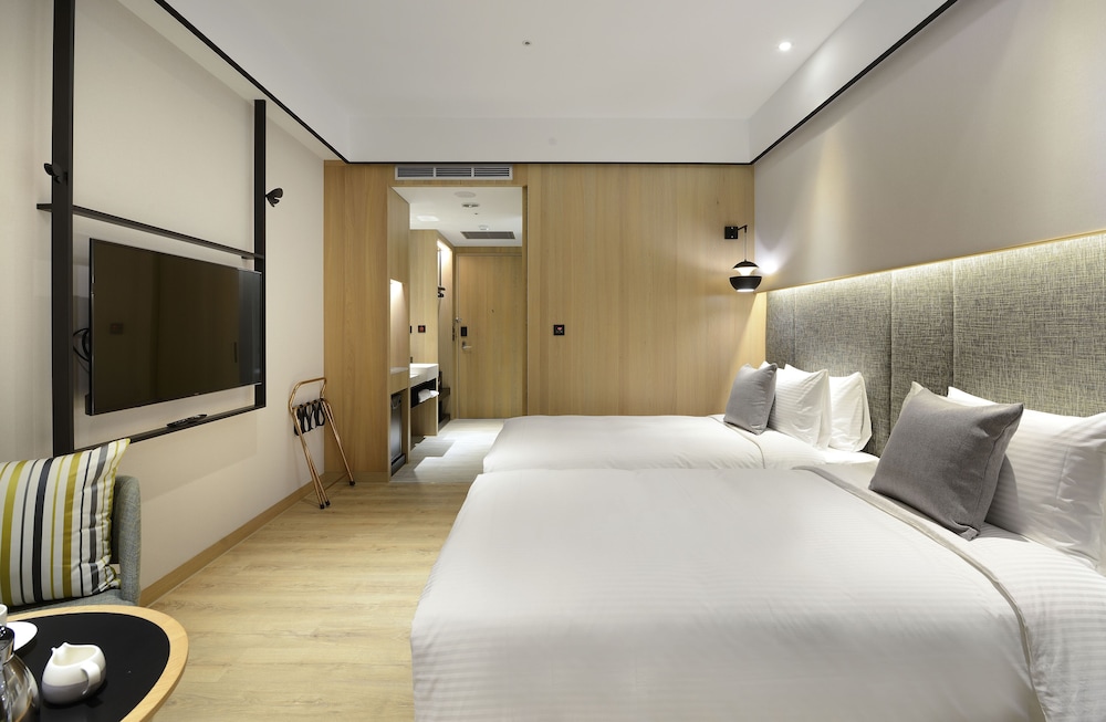 Deluxe Twin Room with museum view - Photo 4