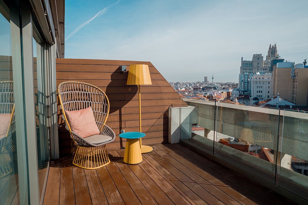 City Apartment, 1 Bedroom, Terrace, City View - Photo 7