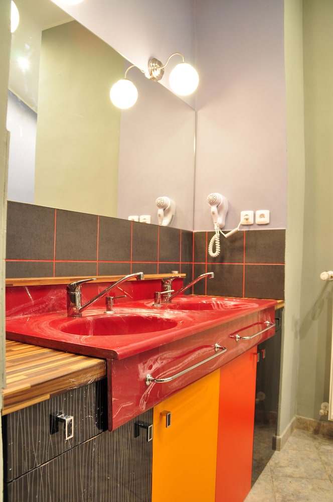 Standard Single Room, 1 Double Bed, Shared Bathroom, City View photo 2