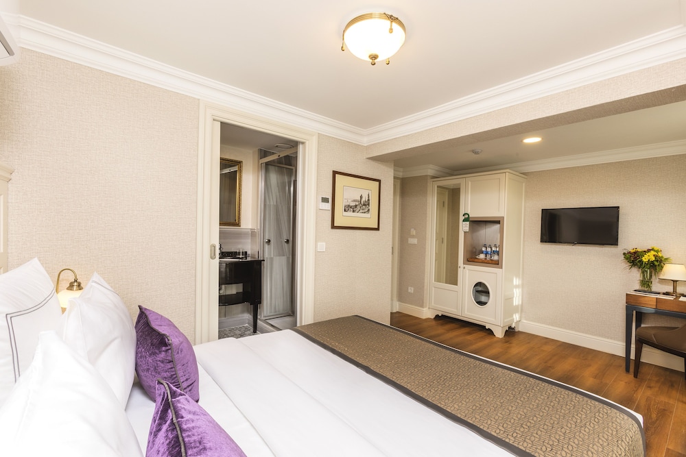 Deluxe Room with Balcony, 1 Bedroom