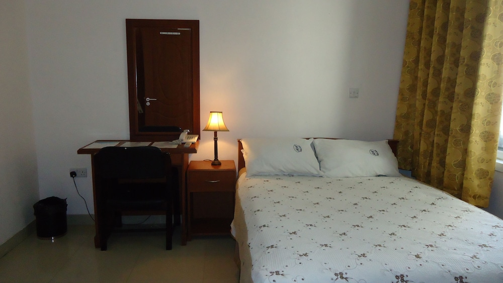 Standard Double Room Single Use photo 3