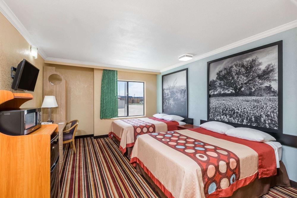 Room, 1 King Bed, Non Smoking - Photo 2