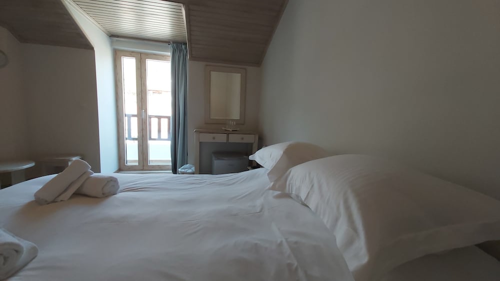 Classic Double Room, Hill View (Attic) photo 2