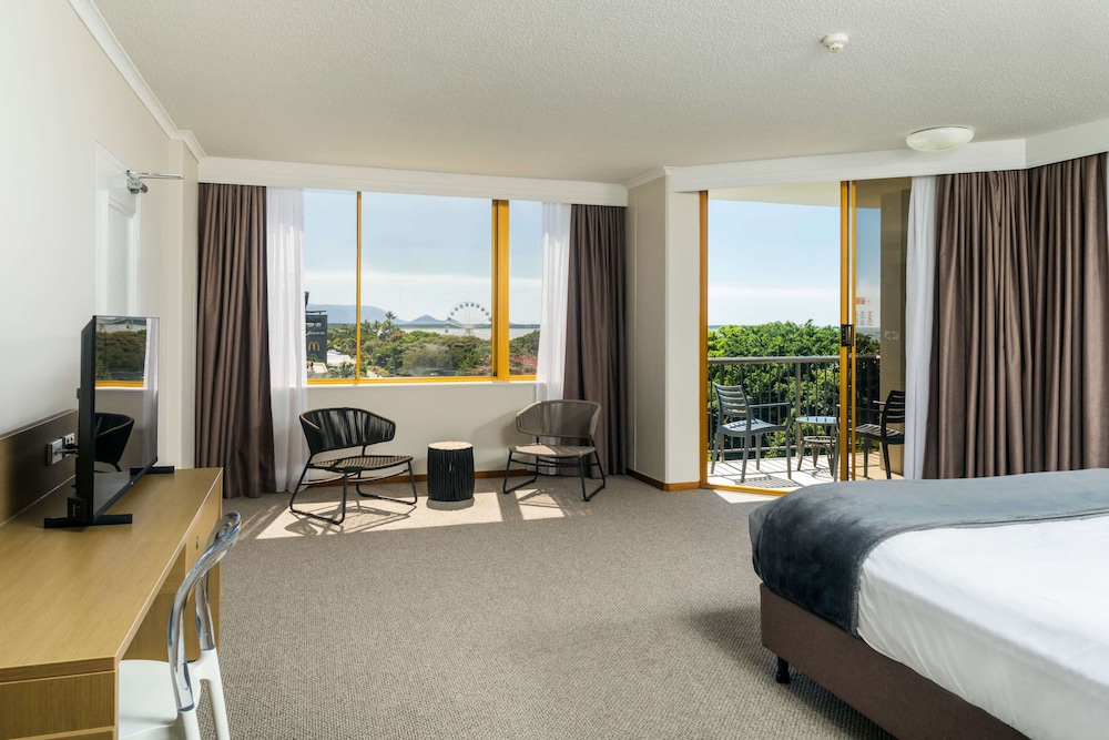 Superior King Balcony Suite