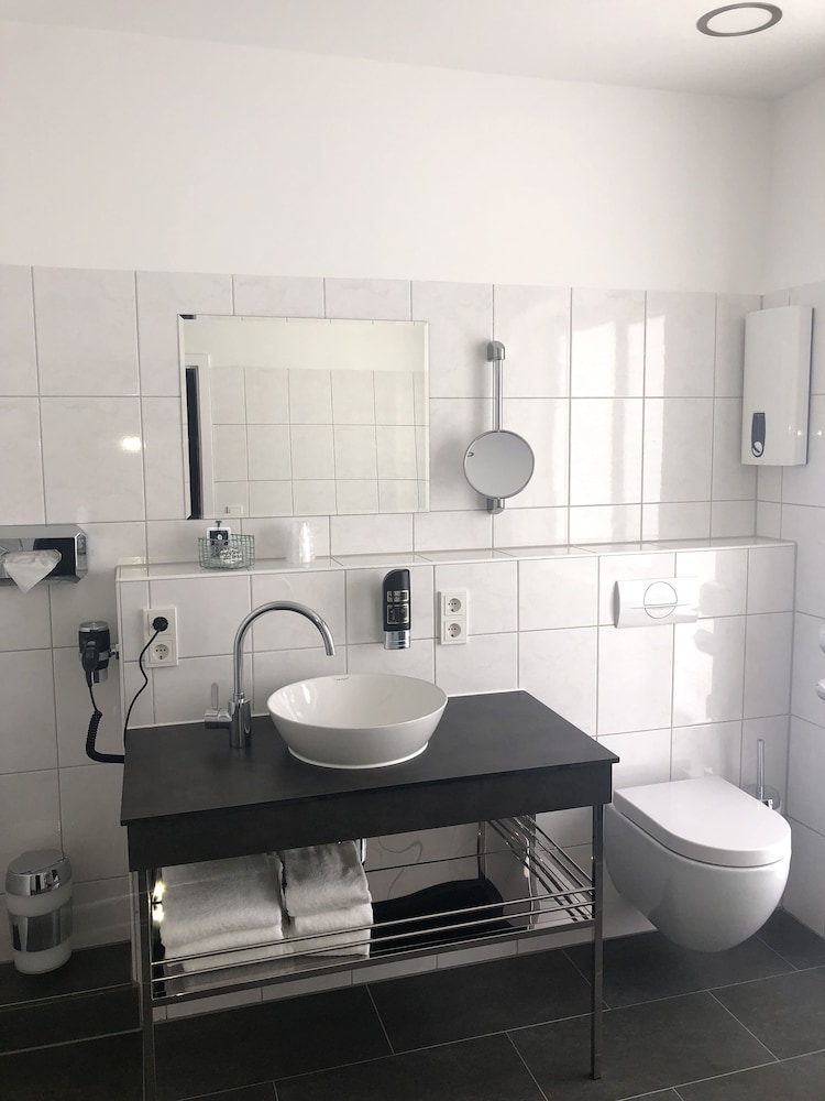 Standard Double Room - Photo 5