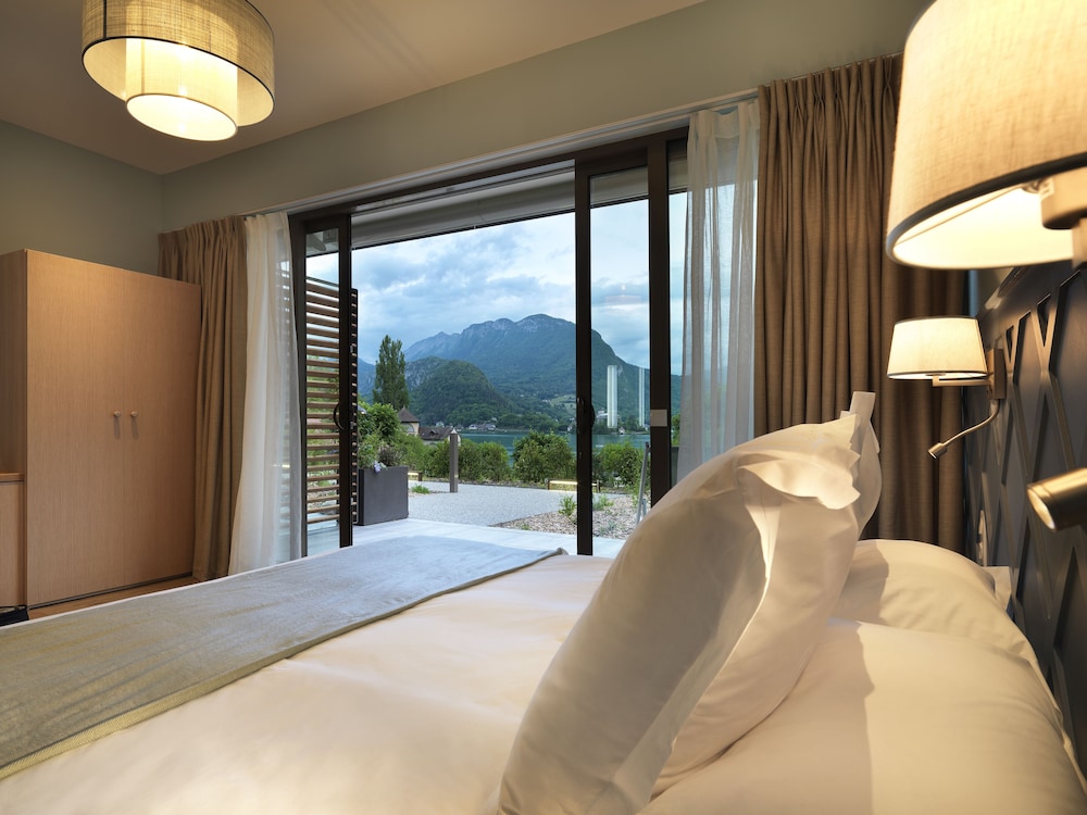 Deluxe Double or Twin Room, Lake View (Privilège)