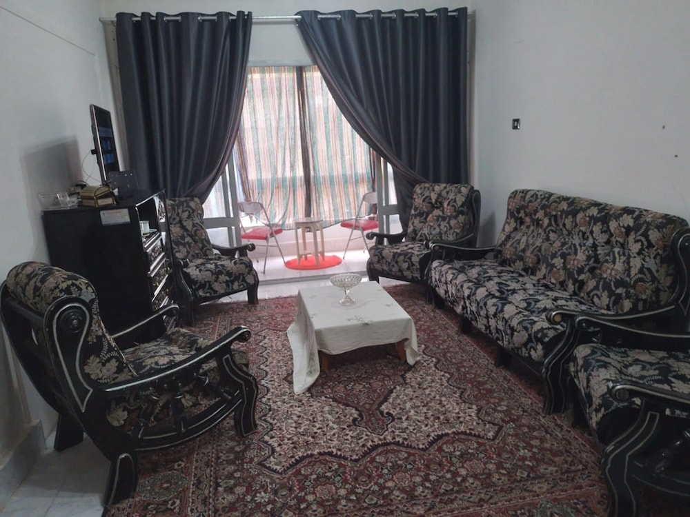Apartment, Smoking