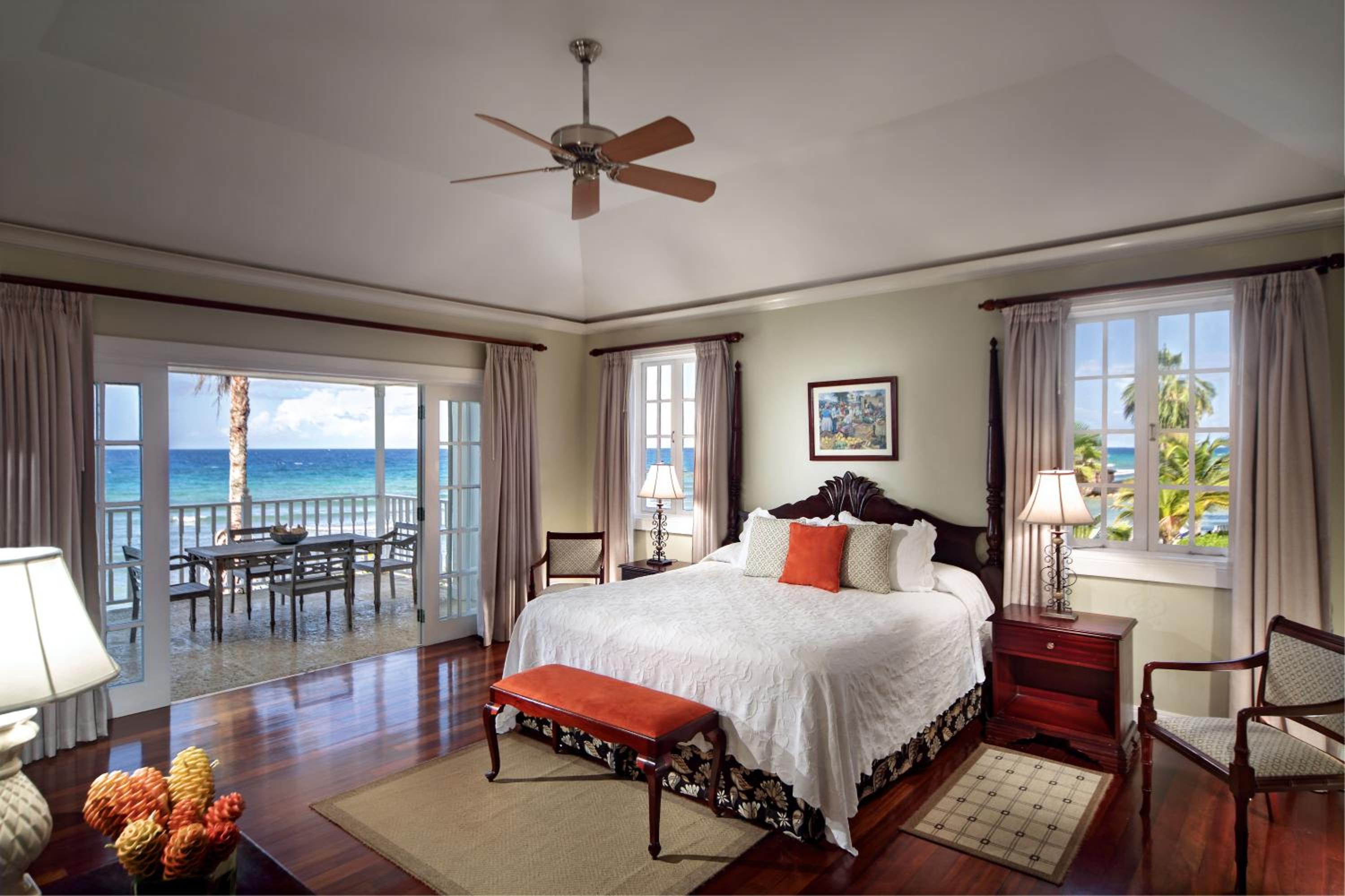 Pool Suite photo 2