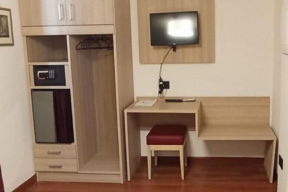 Standard Double Room - Photo 2