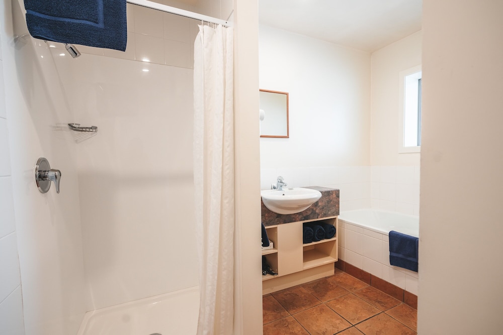 Family Apartment, 2 Bedrooms - Photo 10