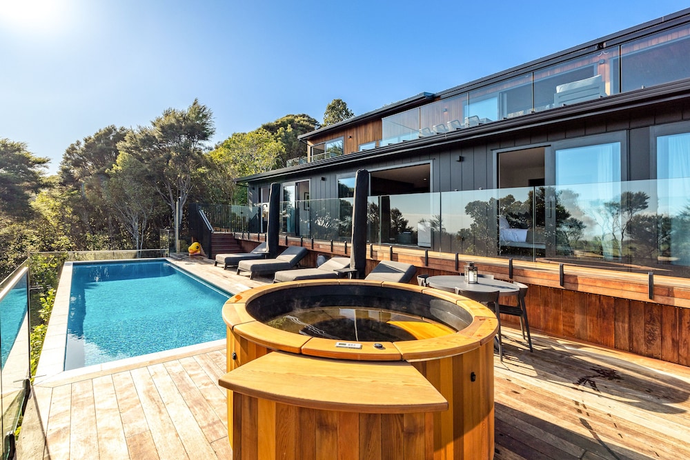 Luxury Villa photo 2