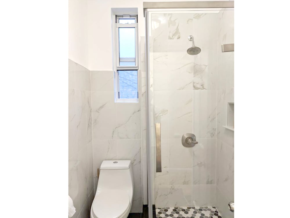 Classic Double Room, Shared Bathroom photo 2