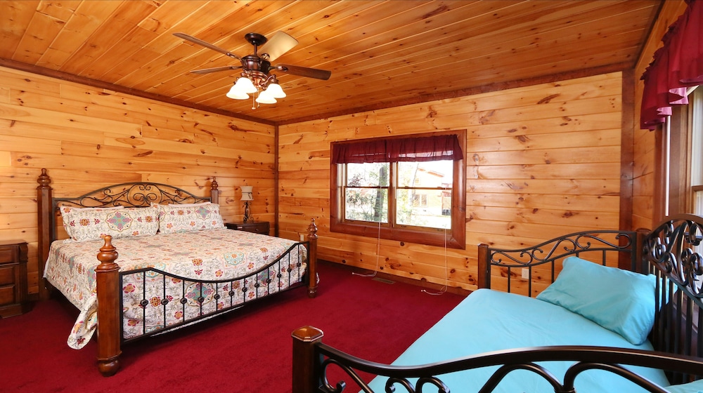 House, Multiple Beds (Splash N' Play #524) photo 3