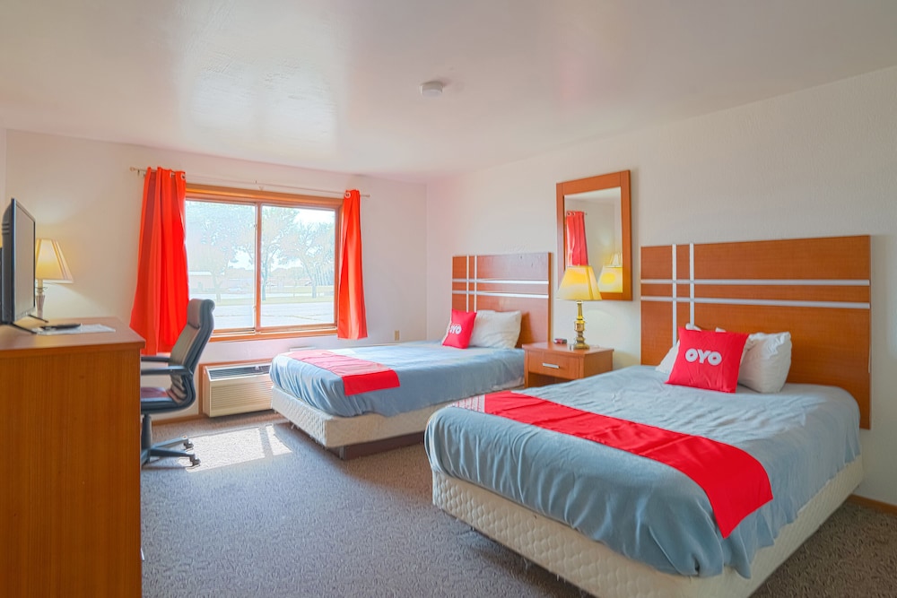 Premium Room (King Bed with Pull Out) photo 2