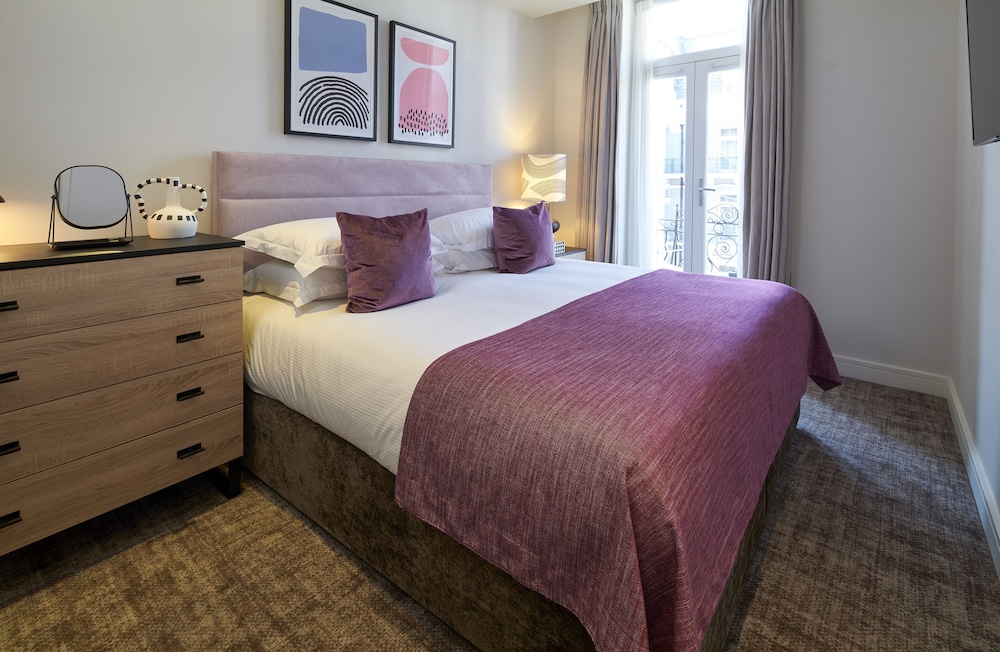 Superior One Bedroom Apartment
