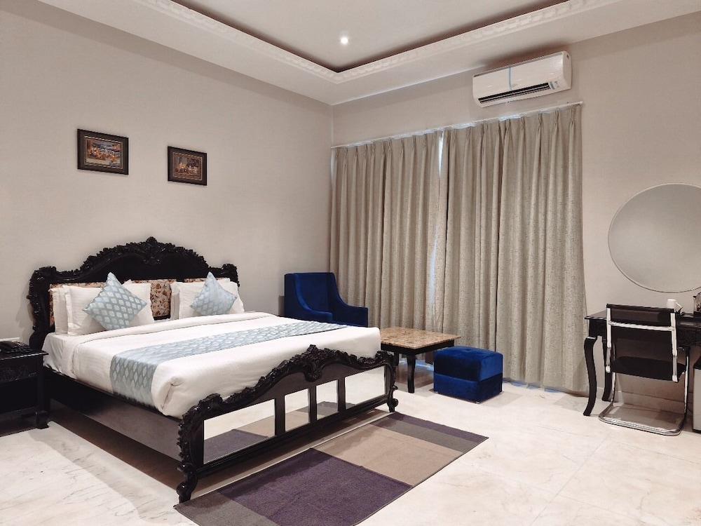 Super Deluxe Room