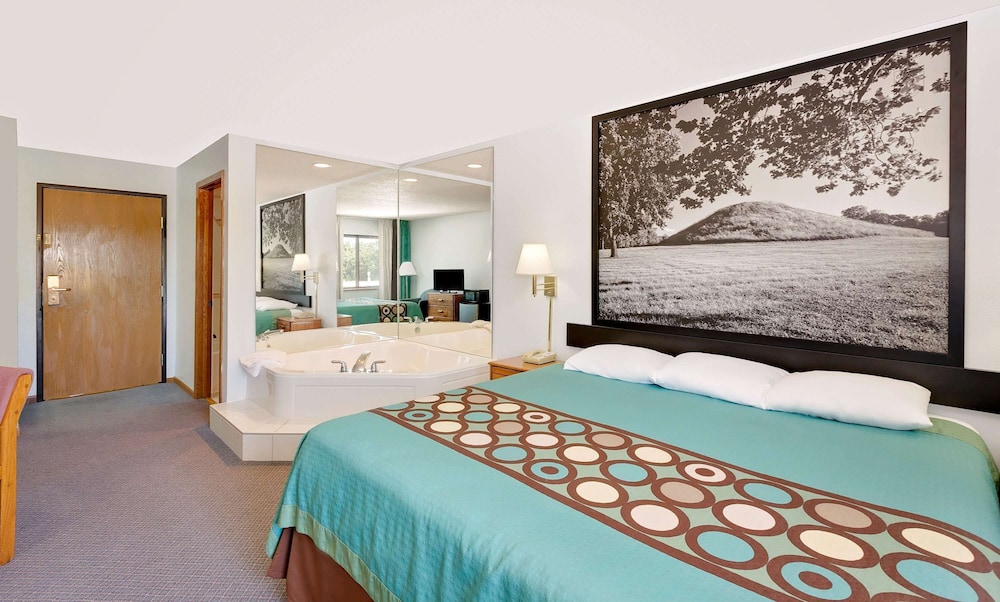 Suite, 1 King Bed, Hot Tub - Photo 1
