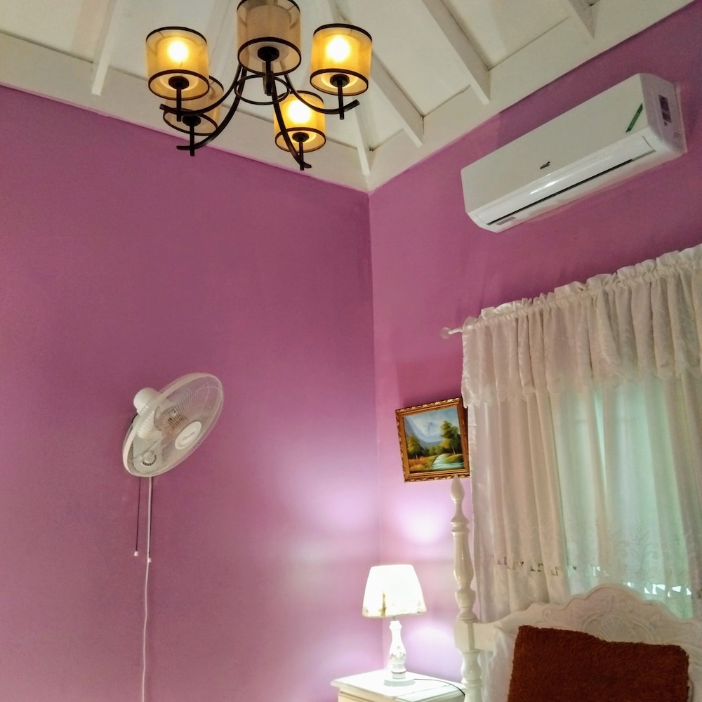 Standard Room, 1 Queen Bed, Pool Access photo 2