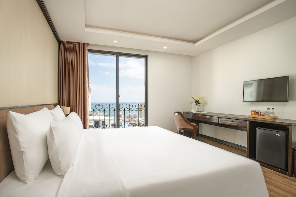 Executive Double Room, 1 King Bed, Sea View photo 1