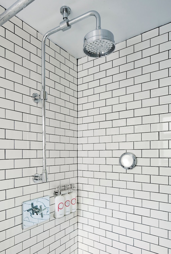 Room, Private Bathroom (Single Pod) thumbnail 5