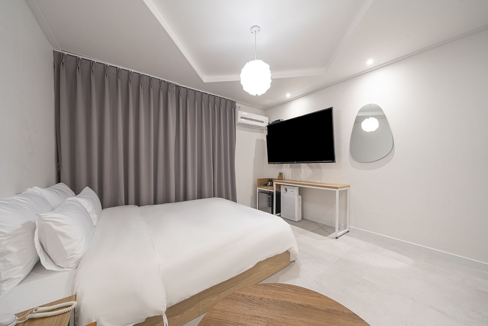 Standard Double Room - Photo 2