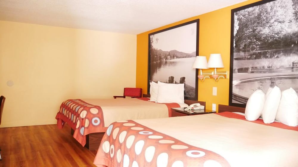 Standard Room, 2 Queen Beds - Photo 4