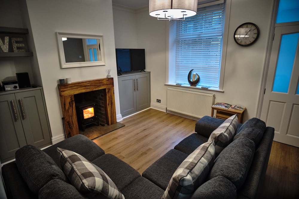 Luxury House photo 1
