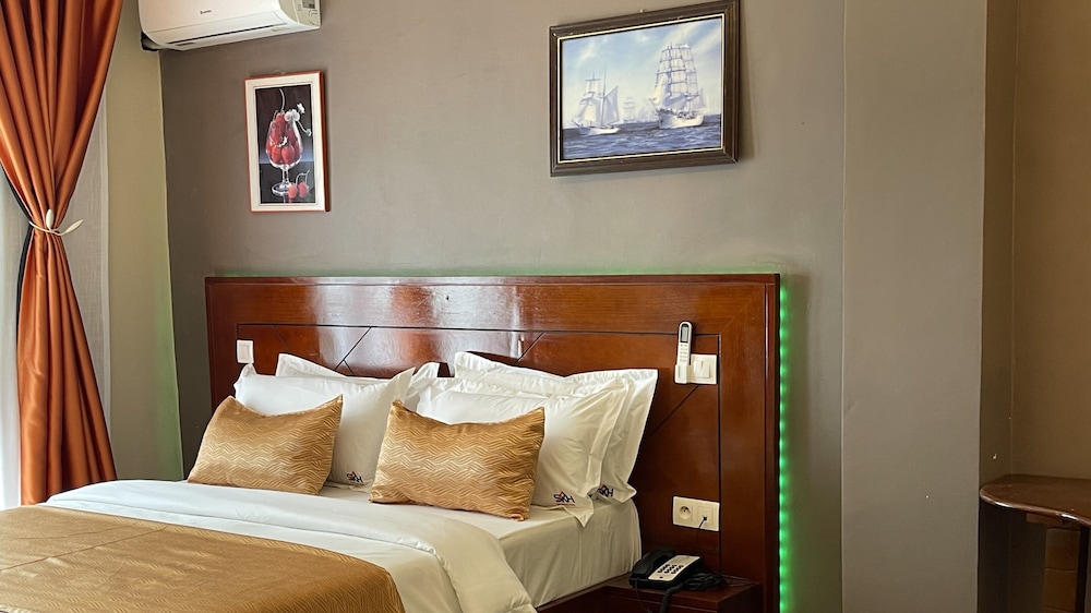 Executive Room photo 2