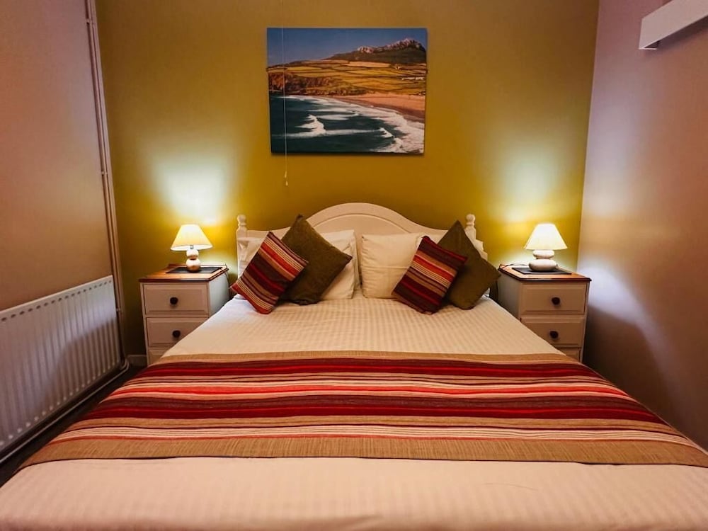 Twin Room, 2 Twin Beds, Accessible Bathtub
