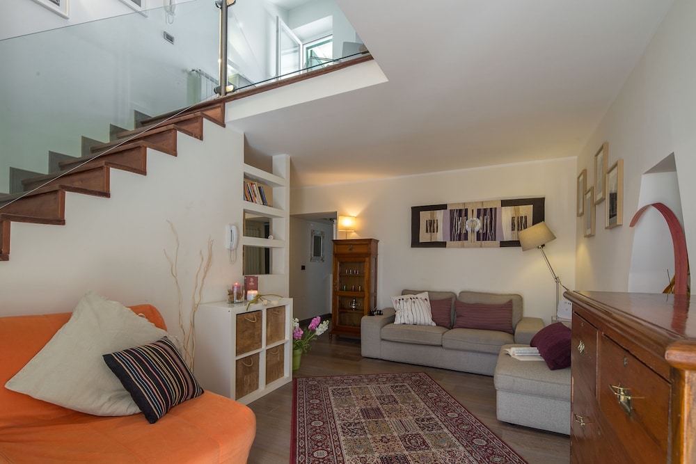 Penthouse, 2 Bedrooms, Terrace, Lake View - Photo 13