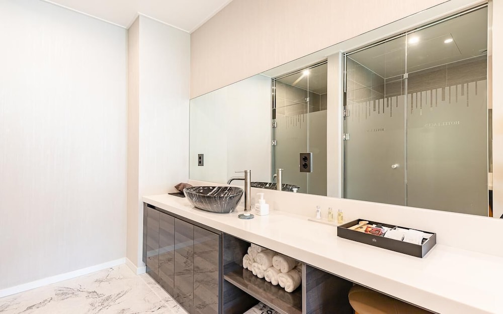 Suite Family Twin Avenue - Spa - Photo 6