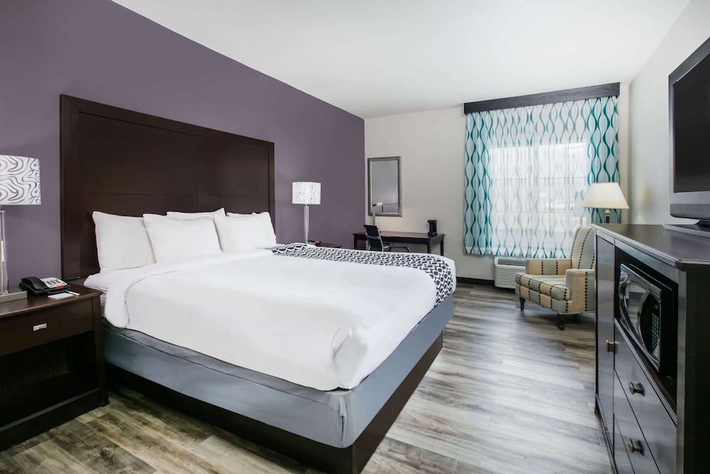 Room, 1 King Bed, Non Smoking - Photo 1