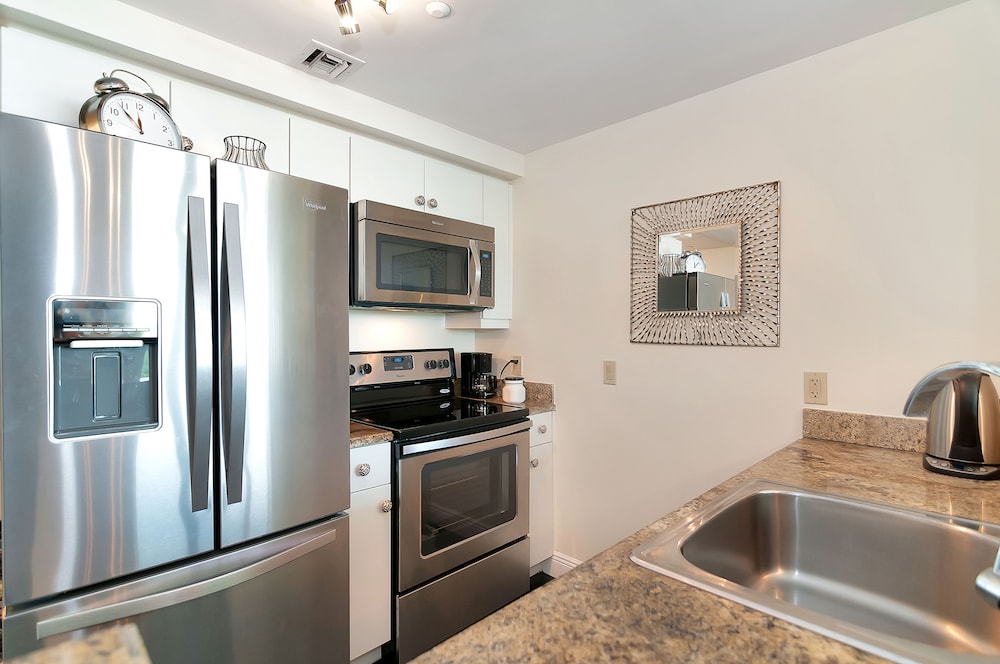 Premium Condo, 2 Bedrooms, Bay View photo 3