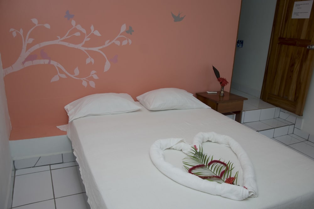 Standard Room, 1 Queen Bed photo 1
