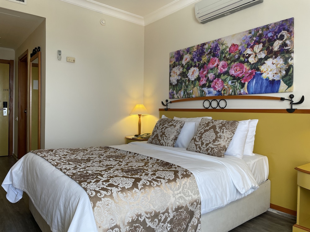 Comfort Room, Non Smoking, Mountain View photo 2