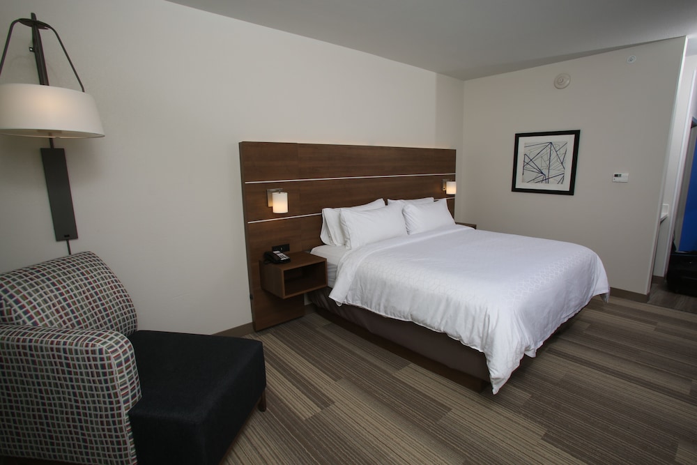 Standard Room, 1 King Bed, Accessible (Communication Accessible) photo 2