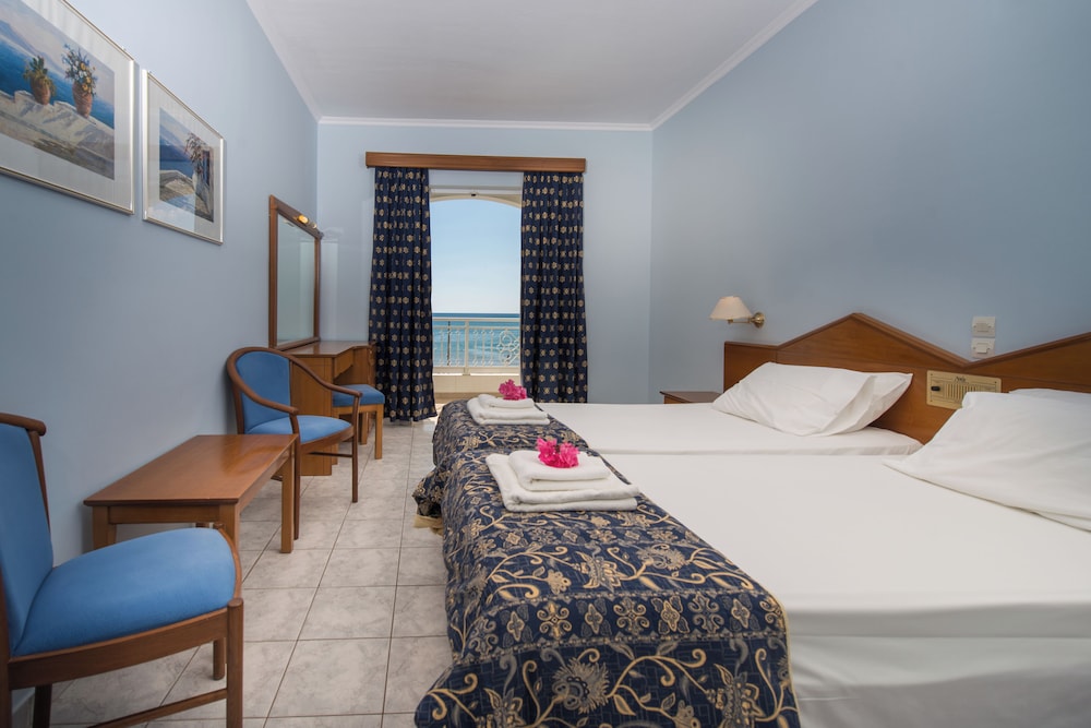 Triple Room Side Sea View