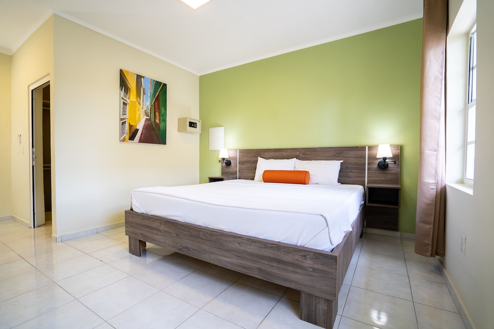 Grand Suite, 1 Bedroom, Non Smoking, Pool View photo 2