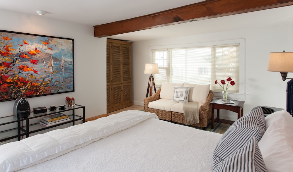 Forest View Fireplace Cottage Room photo 1