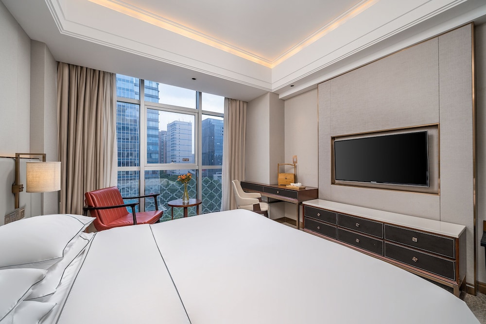 Senior Room, 1 Queen Bed