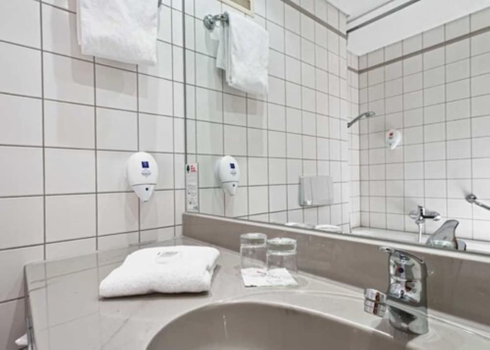 Superior Suite, Multiple Beds, Non Smoking - Photo 5