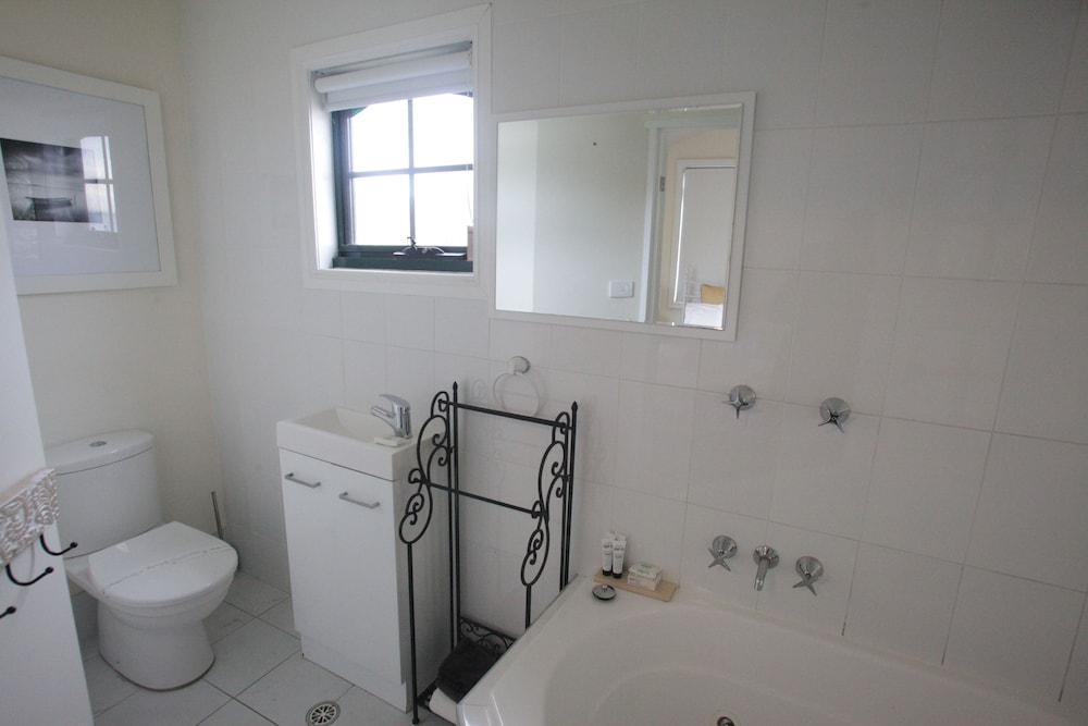 View - Top Floor 1 Bed Apartment with Balcony and Beach Views - Single Storey Stair Access photo 2
