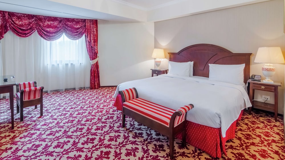 Royal Suite, 1 King Bed photo 2