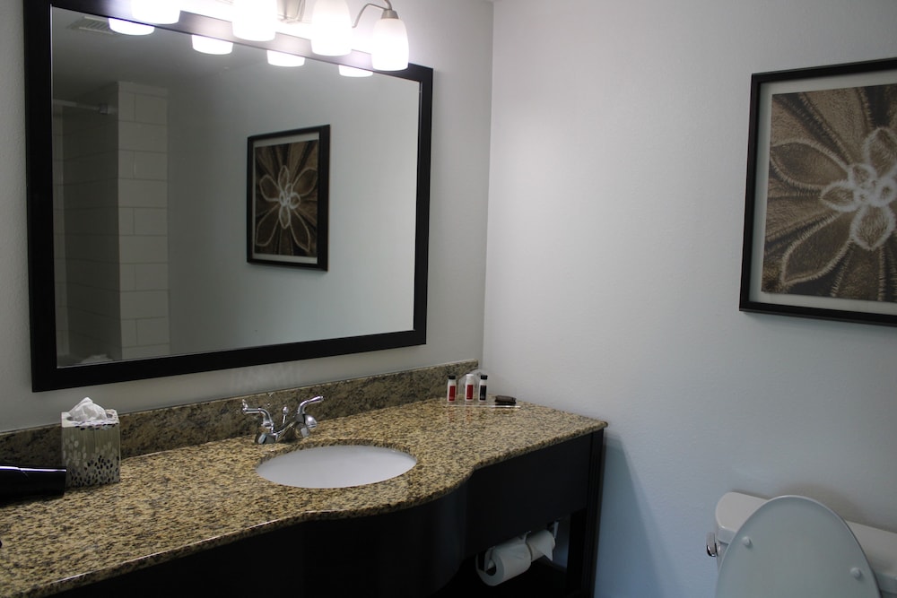 Room, Accessible, Microwave - Photo 5