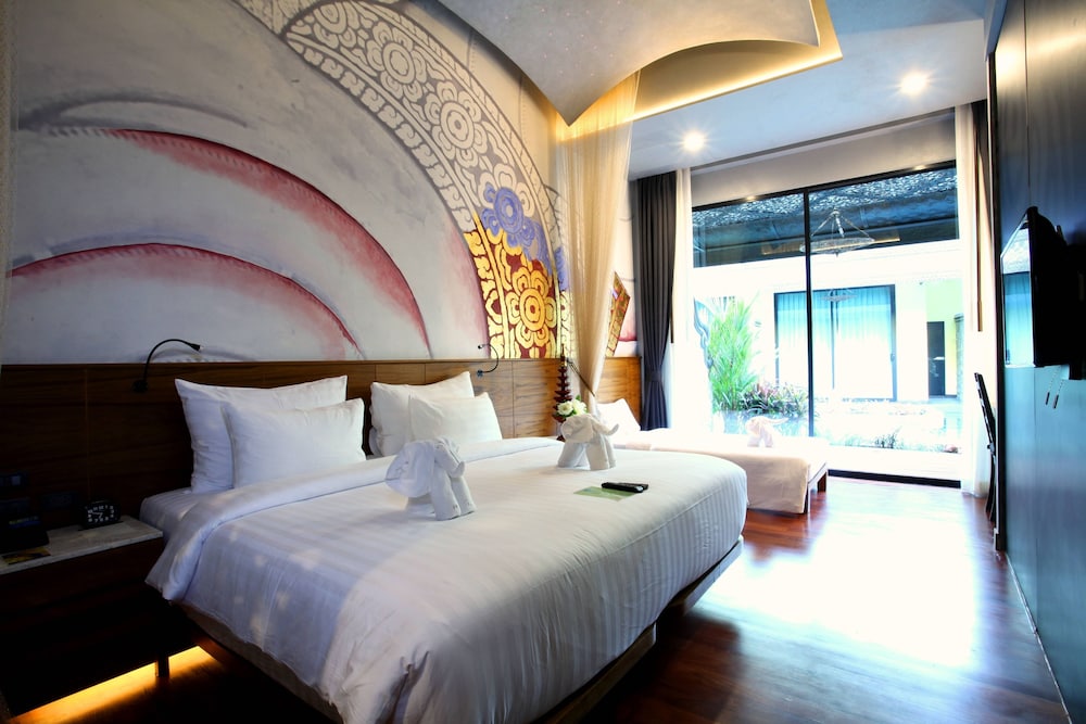 Cabana Suite Pool Access - Photo 11